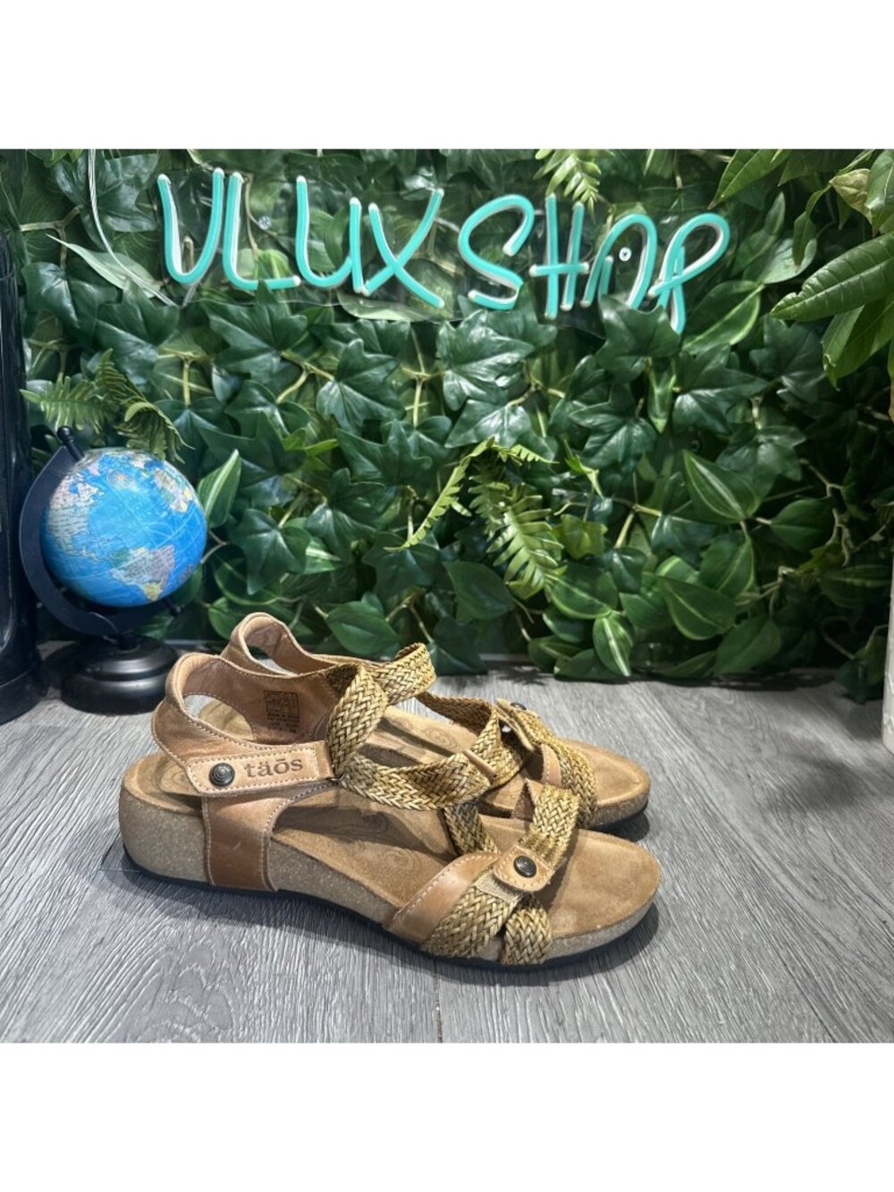 Taos Womens Universe Sandal Size 38 US 7-7.5 Brown Leather Adjustable Cross